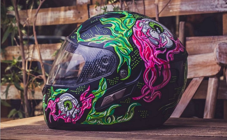 This Egyptian Artist Will Add Some Serious Swag to Your Cars, Bikes, and Helmets
