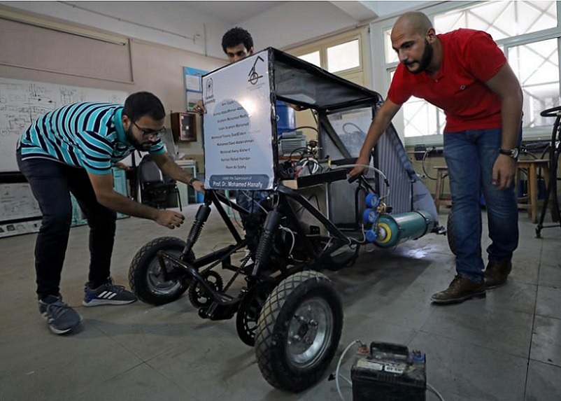 Egyptian University Students Create a Car That Runs on Air