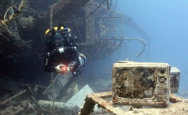 8 Chilling Photos of the Salem Express Ship Wreckage Off Egypt's Red Sea Coast