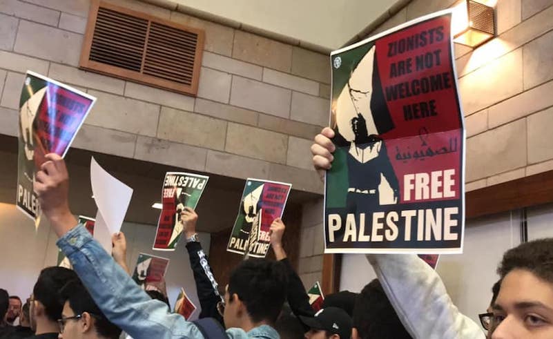 AUC Students Hold Anti-Zionist Walk-Out During Former US Ambassador Speech
