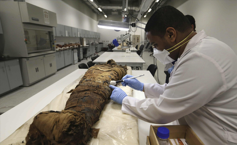 First Session of Mummy Preservation Course Begins in Bahariya