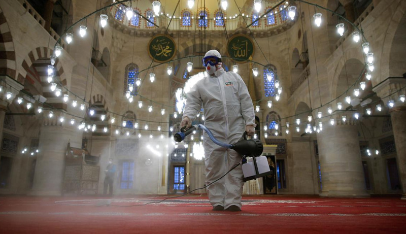 Major Mosques Across Egypt Sterilised for Ramadan