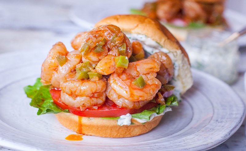 Balad El Gharieb Makes Shrimp Sandwiches and Only That TBH