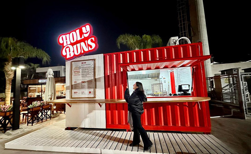 Holy Buns: The All-American Diner On Wheels in West Cairo 