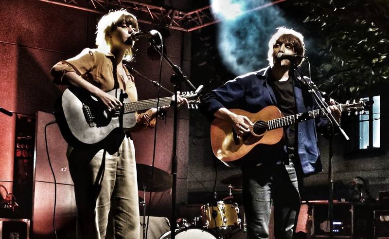 Swiss Folk Stars Marc Aymon & Milla Besson Hold Free Concert in Riyadh