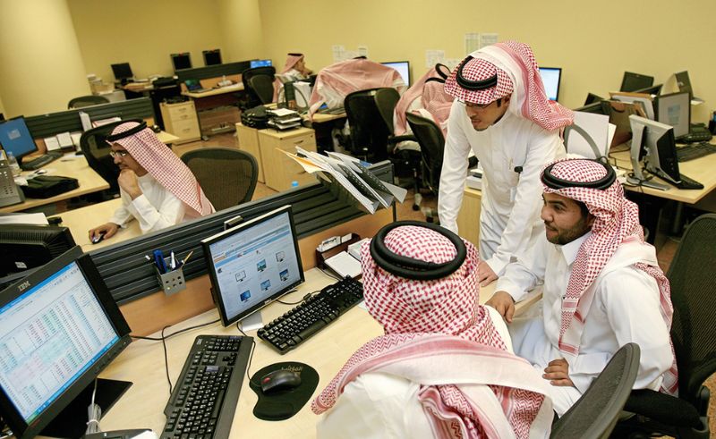 Unemployment Rate Falls to 7.6% Among Saudi Nationals