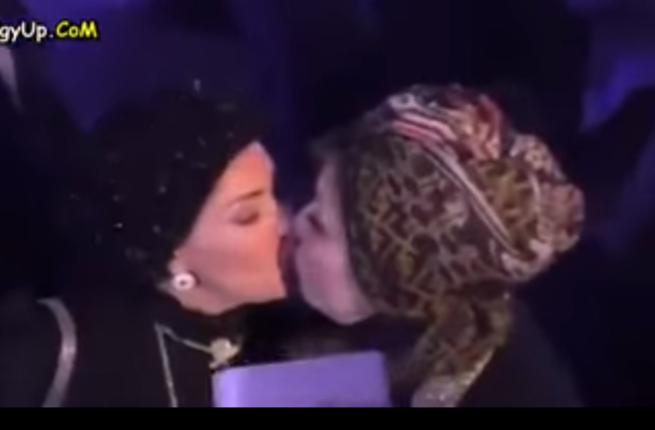 Video: Two Egyptians Starlets Kiss, Internet Flips
