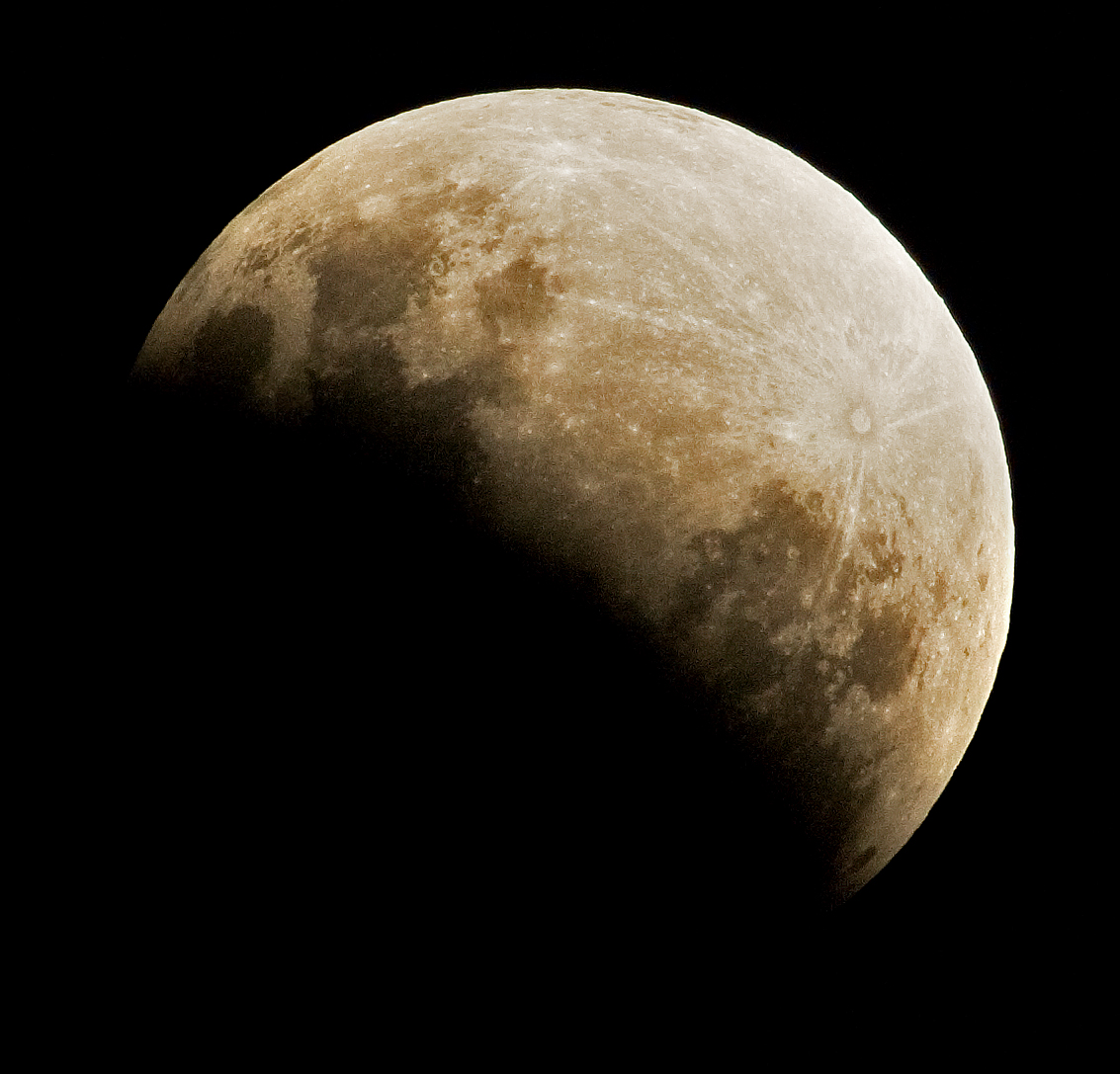 How to Capture the Upcoming Lunar Eclipse in Egypt