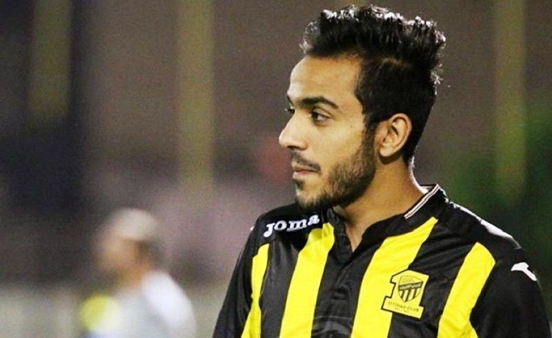 Video: Egypt's National Football Star Kahraba Attacks Man in Saudi Arabian Airport