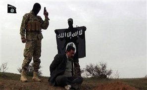 Egyptian Jihadist Burns Passport in ISIS Clip