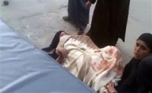 Woman Forced to Give Birth in Street Outside Egypt Hospital