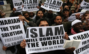 UK Muslims in Religious War