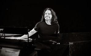 Yanni Set to Play in Egypt