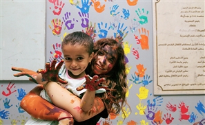 Heartwarming Video Shows Teenage Artists Transforming Cairo’s Abu El Reesh Hospital