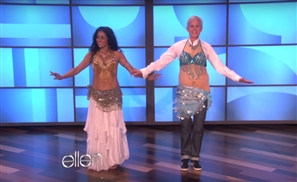 9 Hilarious Times Foreigners Tried to Belly Dance and Failed Miserably